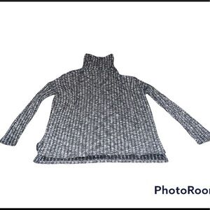 American Eagle turtleneck size M